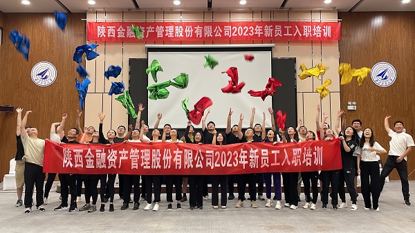 8.文末學員大合照.jpg